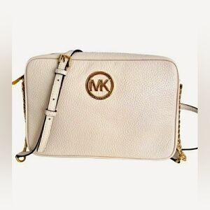 Michael Kors Classic Pebbled Leather Blush Pink  Crossbody Bag EUC